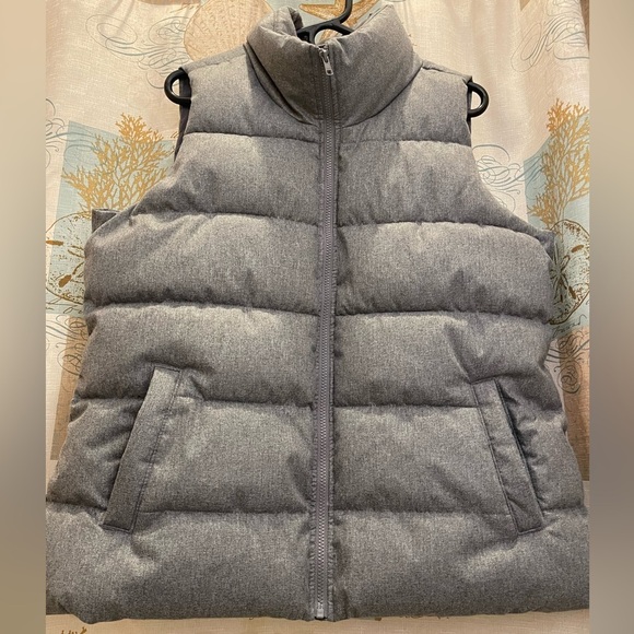 Old Navy Gray  Womens Puffer Vest Zip Pockets Fall Fashion Weather Lg Snap EUC - Picture 6 of 13